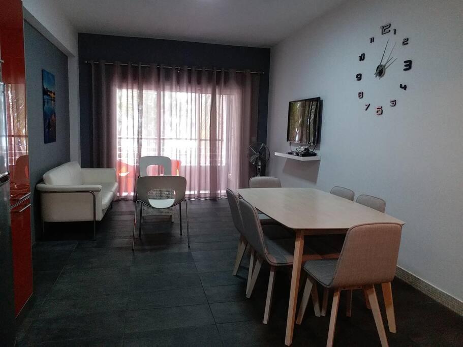 Beachfront Apartment Flic-en-Flacq Kültér fotó